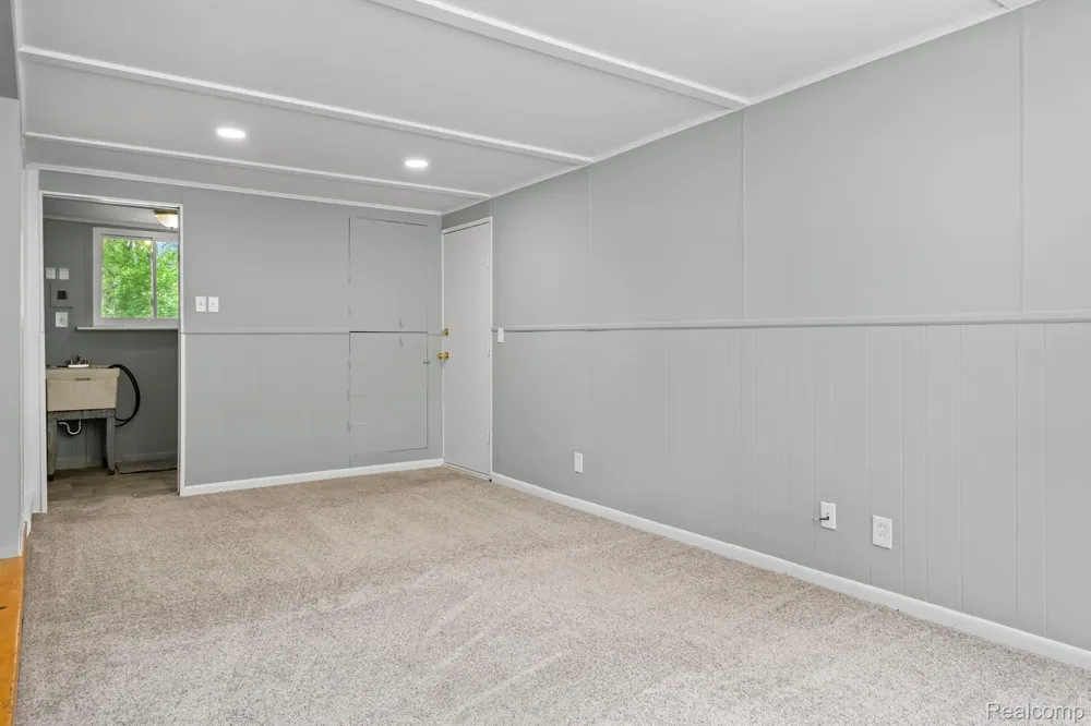 21951 MORTON STREET Oak Park City, MI 48237