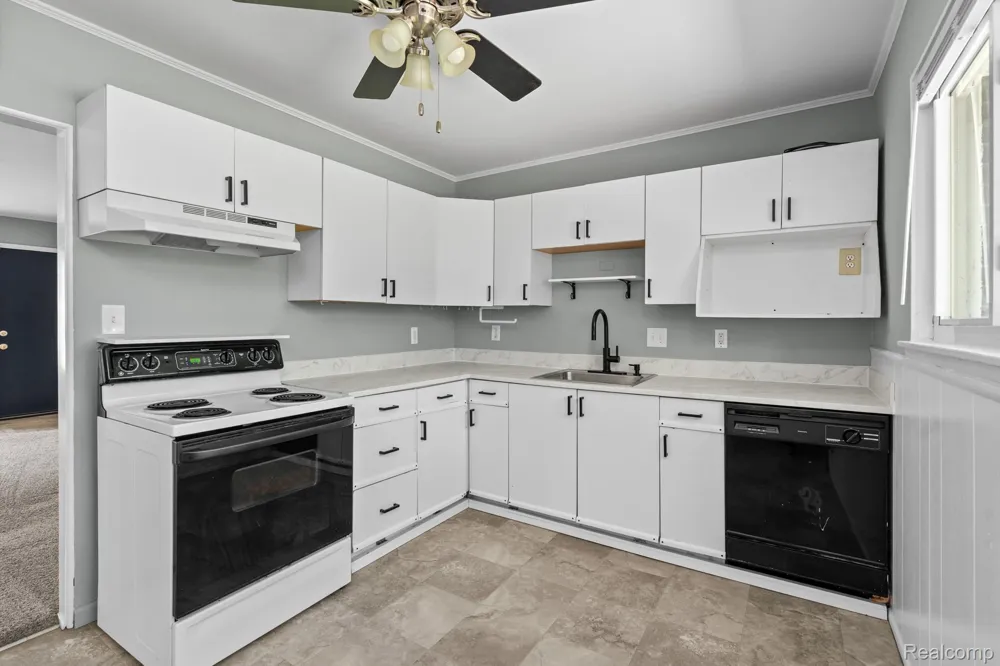 21951 MORTON STREET Oak Park City, MI 48237