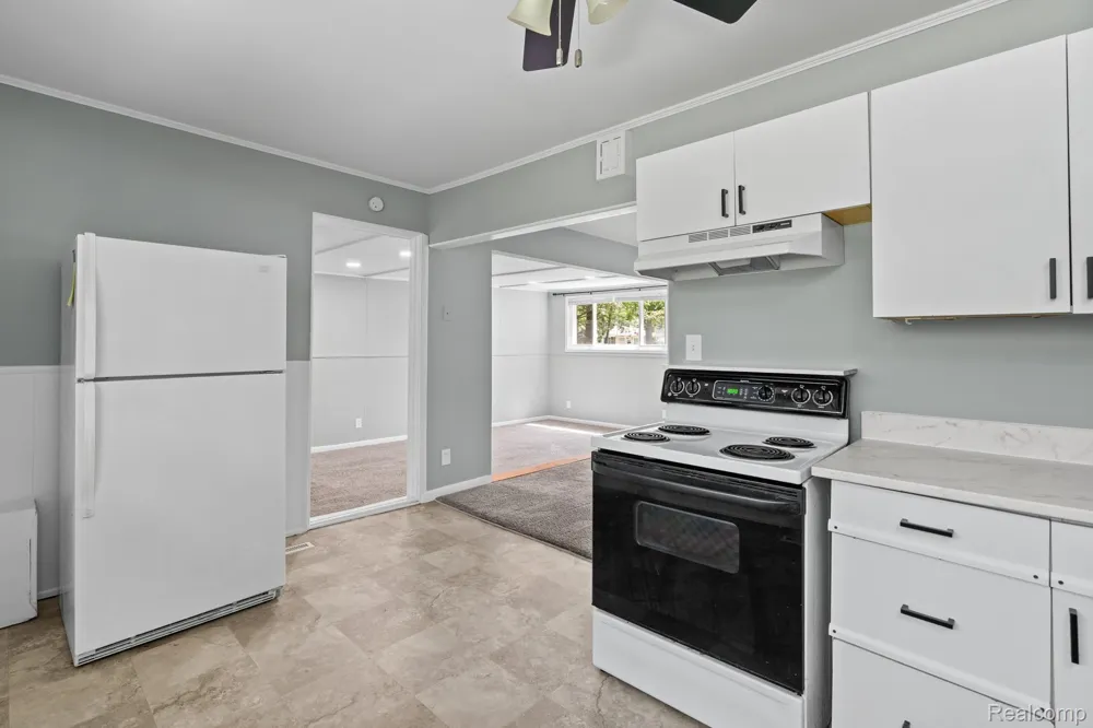 21951 MORTON STREET Oak Park City, MI 48237
