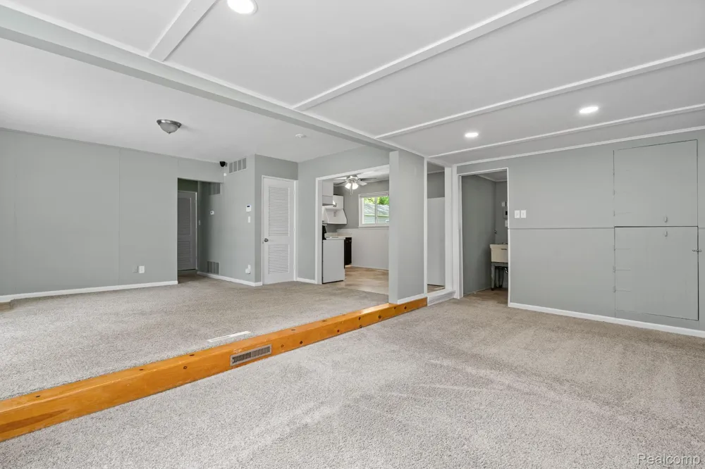 21951 MORTON STREET Oak Park City, MI 48237