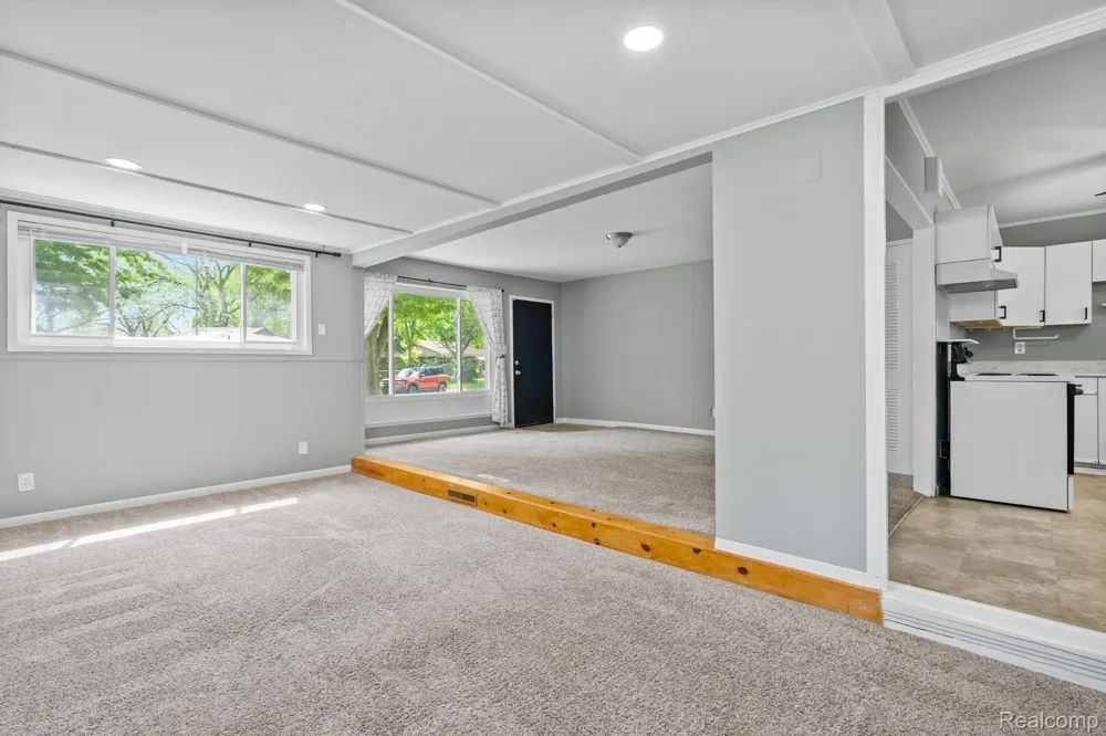 21951 MORTON STREET Oak Park City, MI 48237