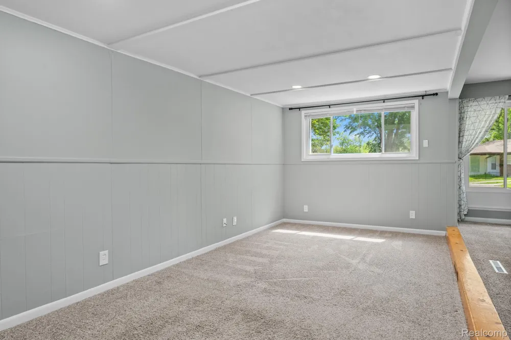 21951 MORTON STREET Oak Park City, MI 48237