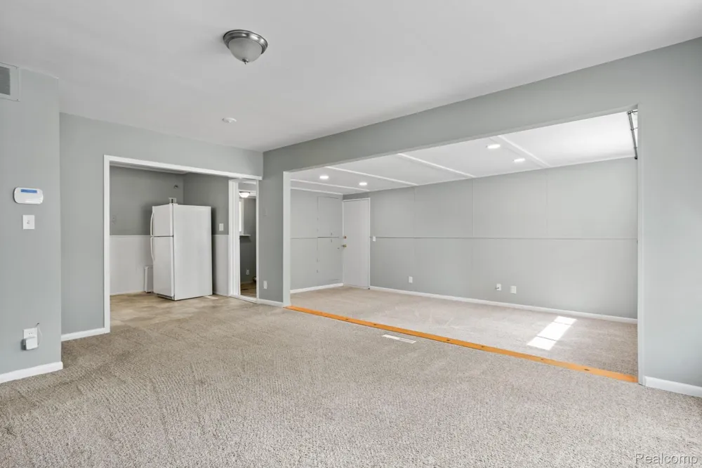 21951 MORTON STREET Oak Park City, MI 48237
