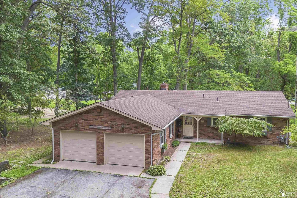 2600 Meanwell Road Petersburg City, MI 49270