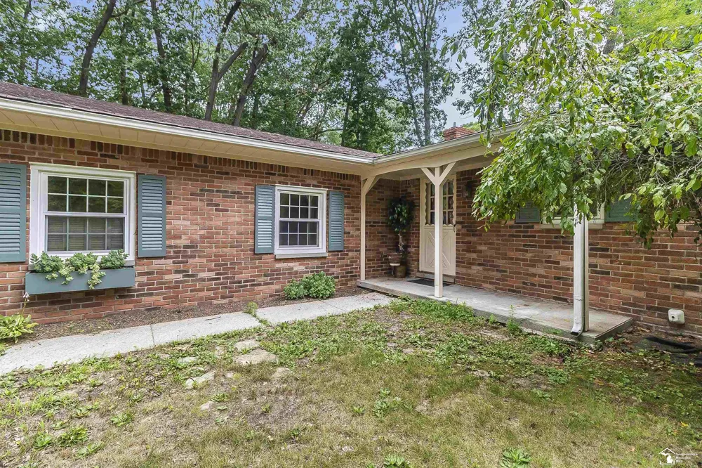 2600 Meanwell Road Petersburg City, MI 49270