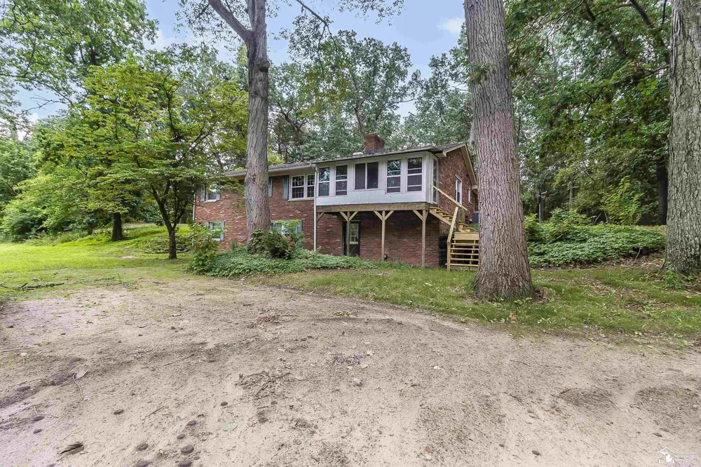 2600 Meanwell Road Petersburg City, MI 49270