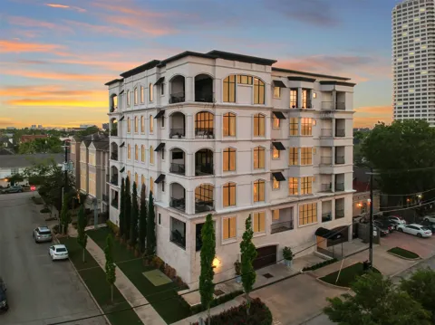 2221 Welch Street #401