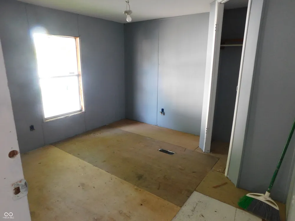 1002 Tuttle Crawfordsville, IN 47933