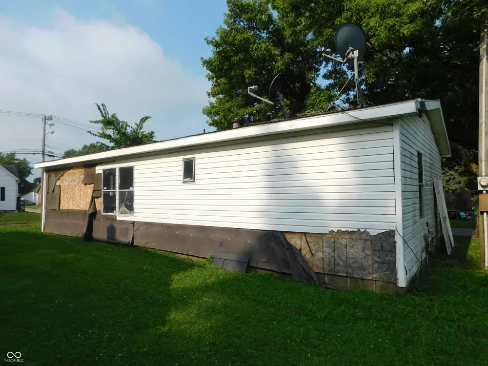 1002 Tuttle Crawfordsville, IN 47933