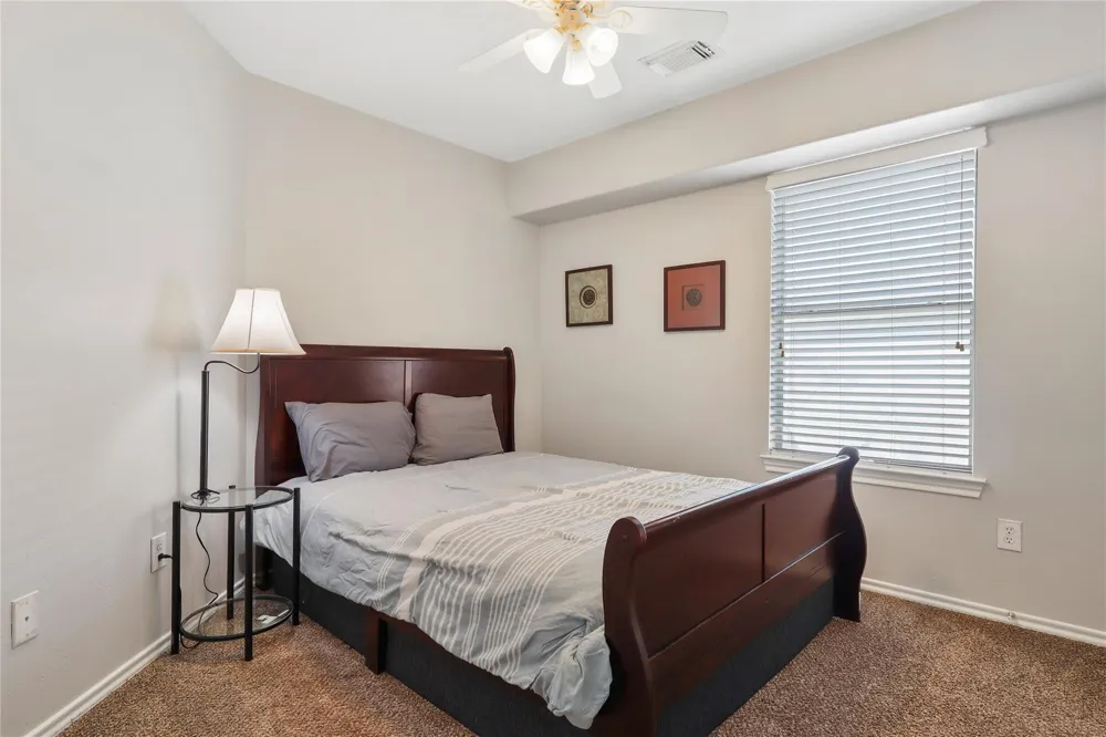 418 Folk Crest Lane Dickinson, TX 77539