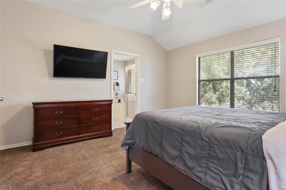 418 Folk Crest Lane Dickinson, TX 77539