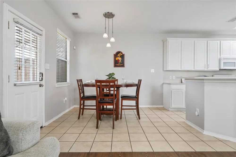 418 Folk Crest Lane Dickinson, TX 77539