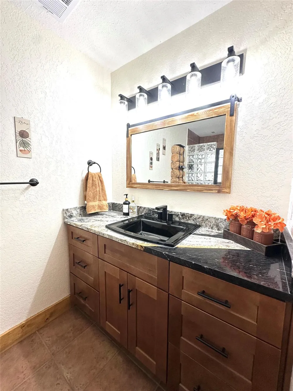 43 Lambert Concan, TX 78838