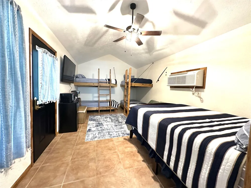 43 Lambert Concan, TX 78838