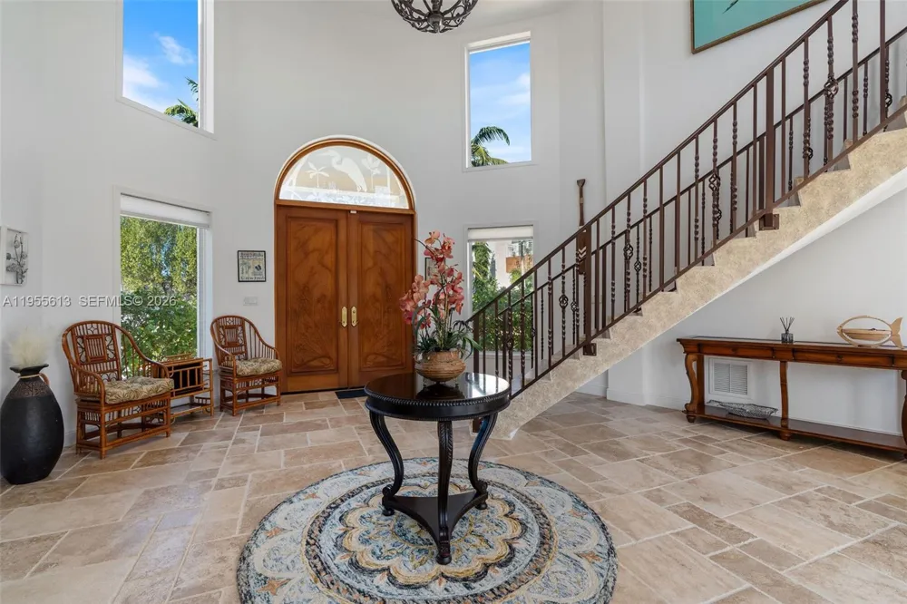 44 W Plaza Del Lago Lower Keys, FL 33036