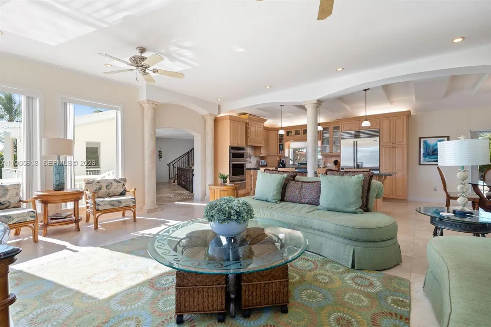 44 W Plaza Del Lago Lower Keys, FL 33036