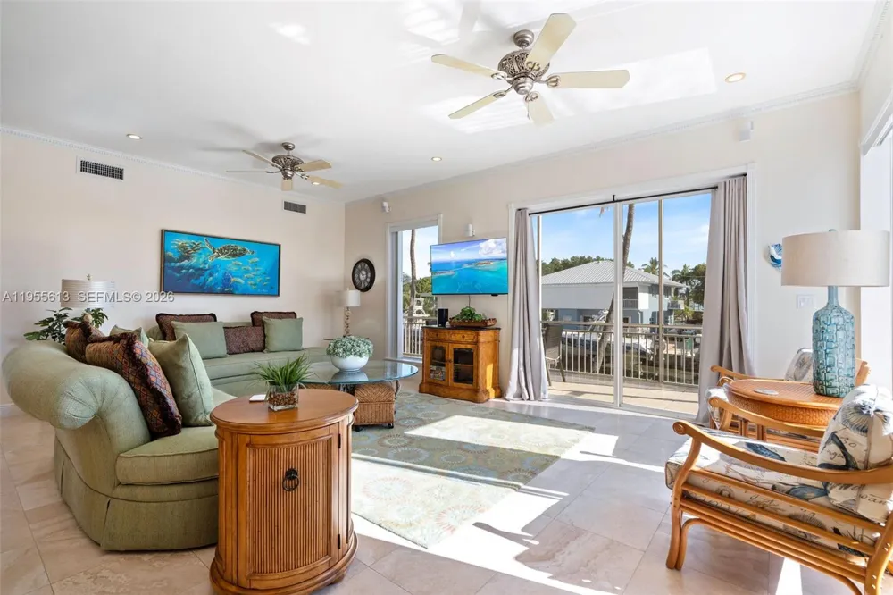 44 W Plaza Del Lago Lower Keys, FL 33036