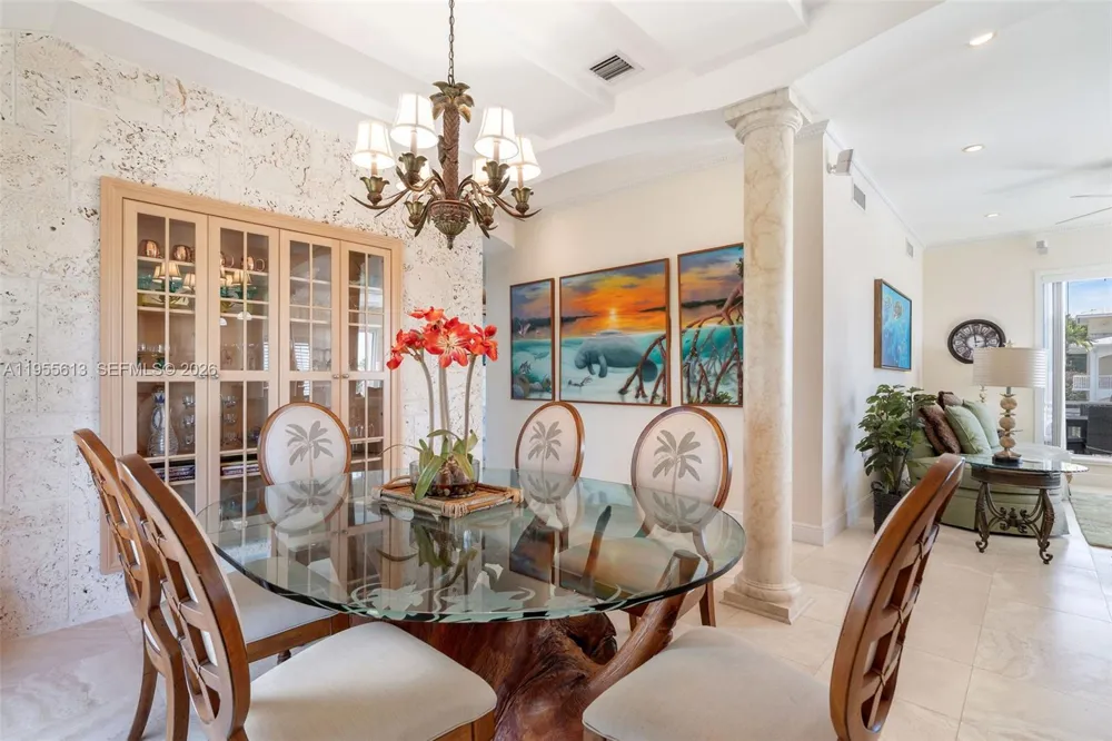 44 W Plaza Del Lago Lower Keys, FL 33036