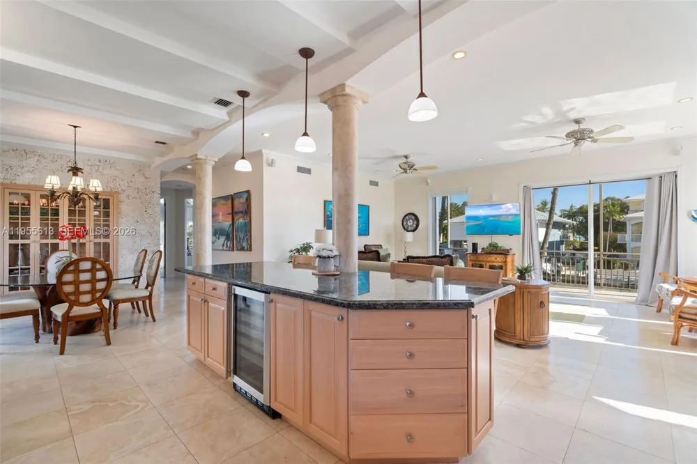 44 W Plaza Del Lago Lower Keys, FL 33036