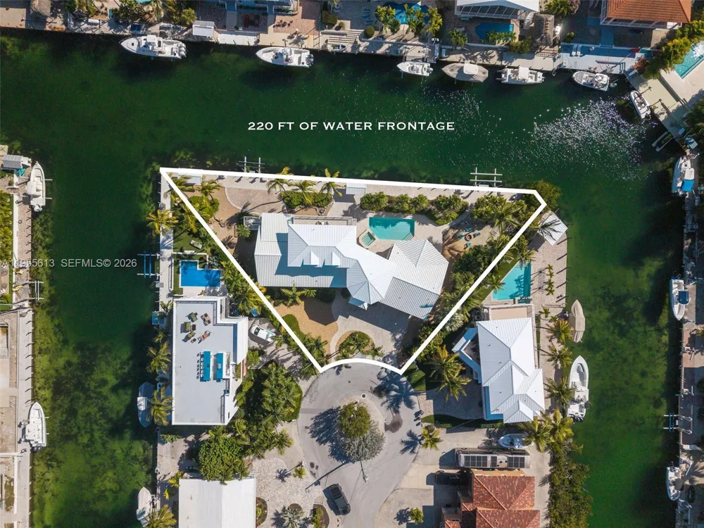 44 W Plaza Del Lago Lower Keys, FL 33036