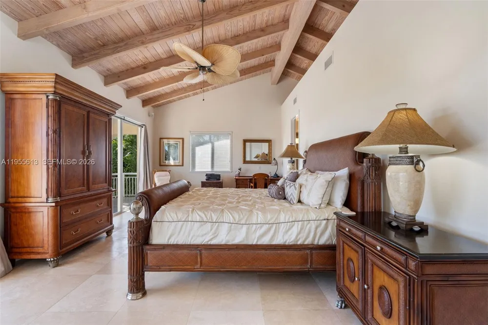44 W Plaza Del Lago Lower Keys, FL 33036
