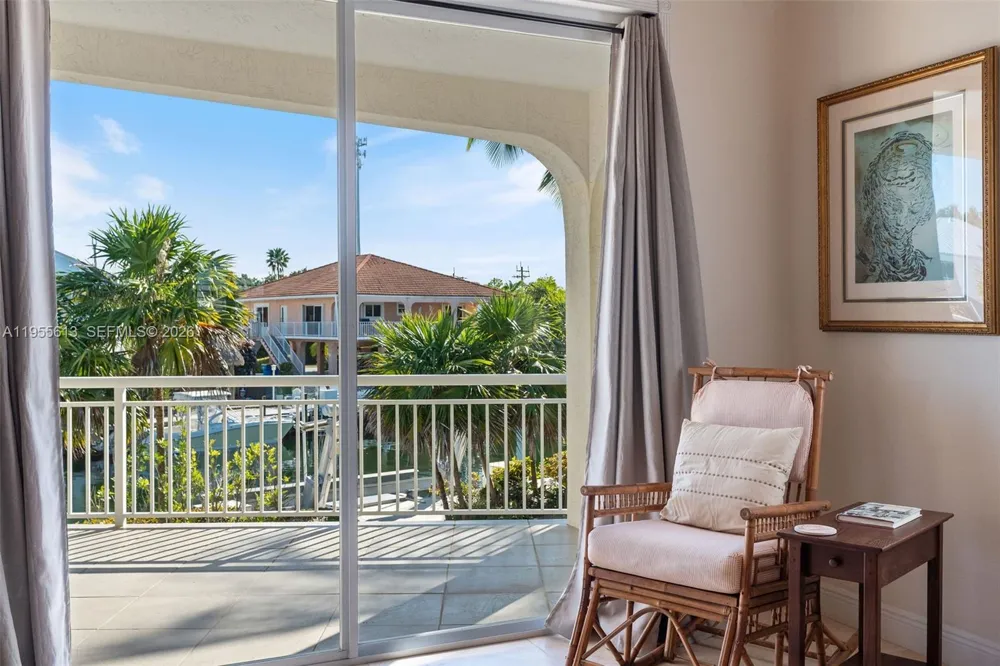 44 W Plaza Del Lago Lower Keys, FL 33036