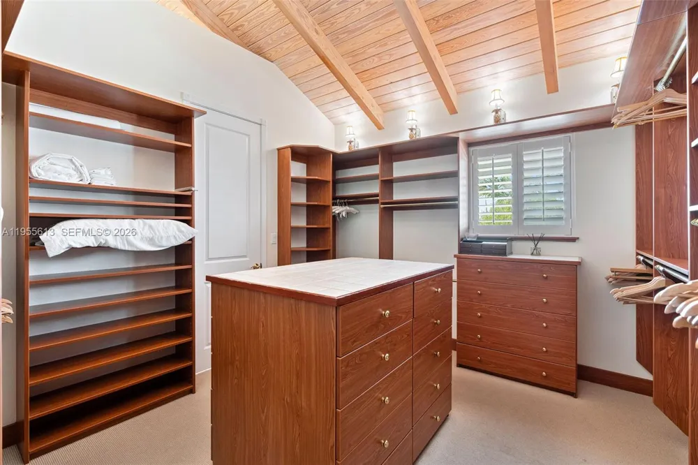 44 W Plaza Del Lago Lower Keys, FL 33036