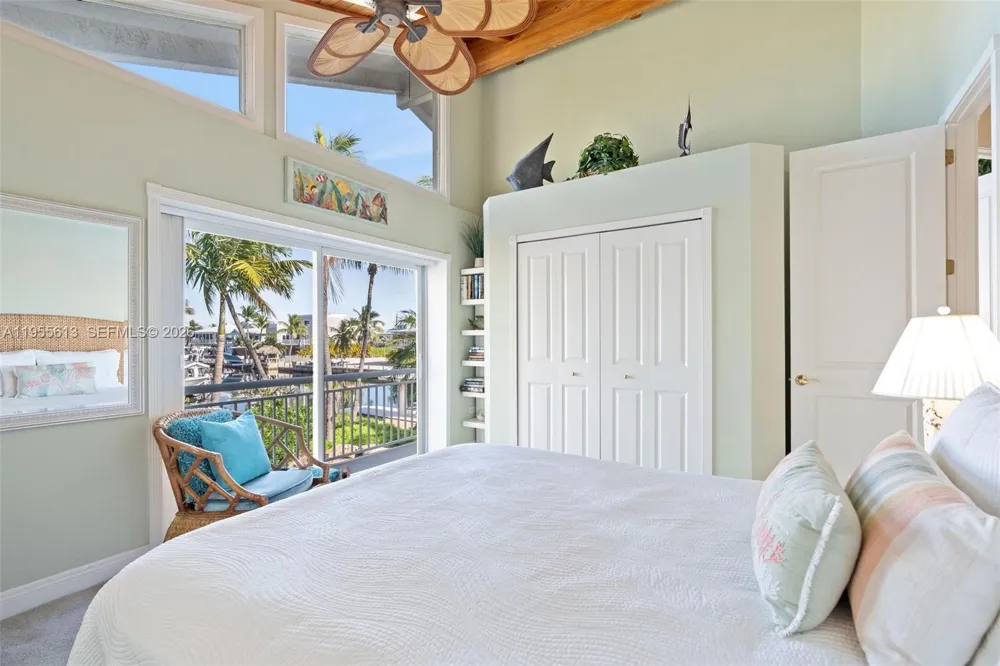 44 W Plaza Del Lago Lower Keys, FL 33036
