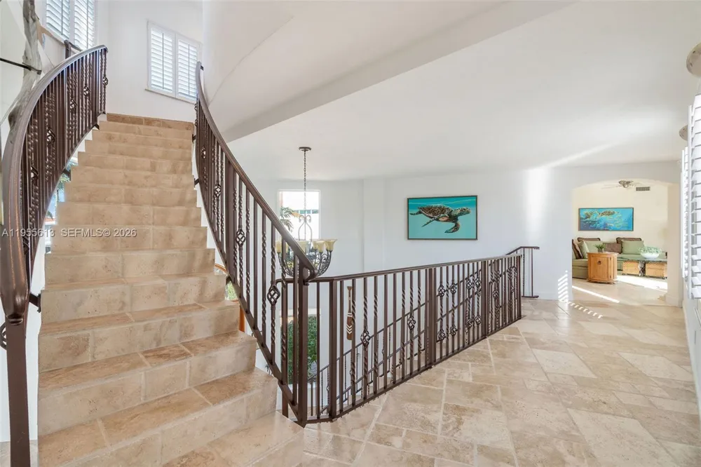 44 W Plaza Del Lago Lower Keys, FL 33036