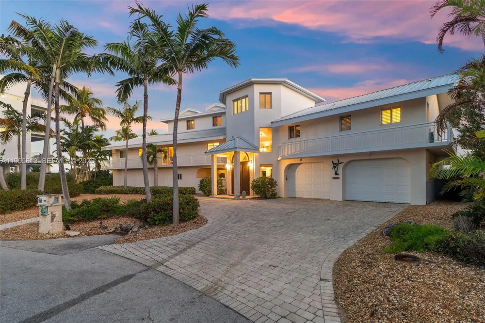 44 W Plaza Del Lago Lower Keys, FL 33036