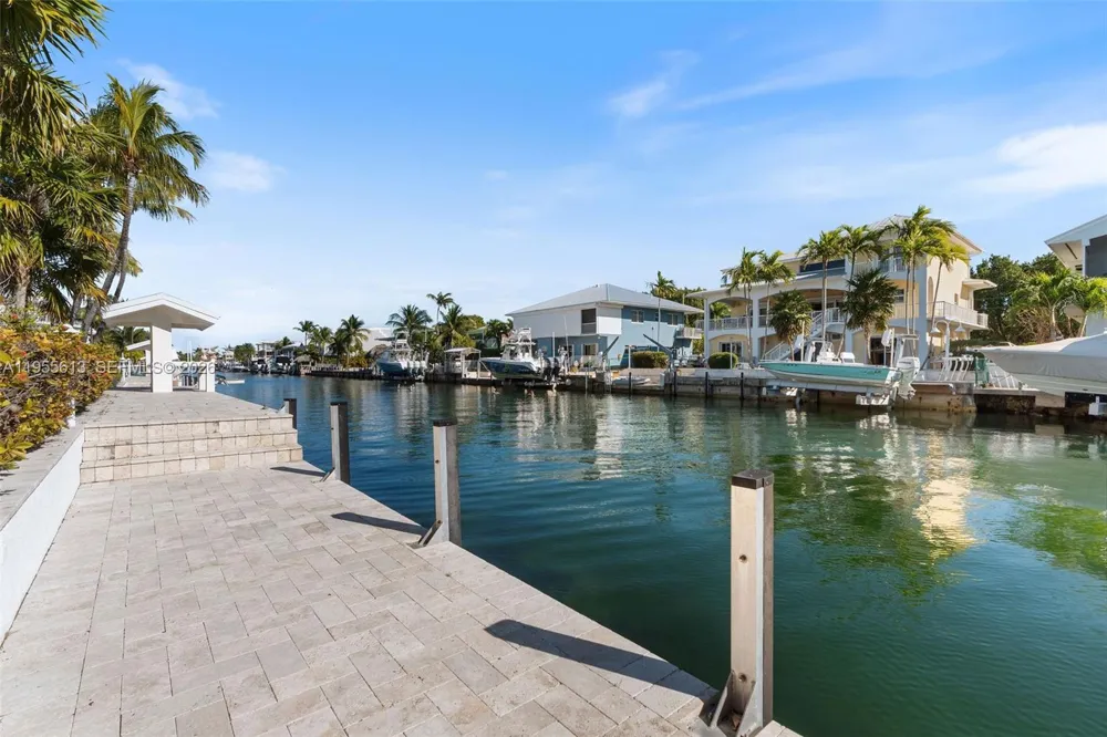 44 W Plaza Del Lago Lower Keys, FL 33036