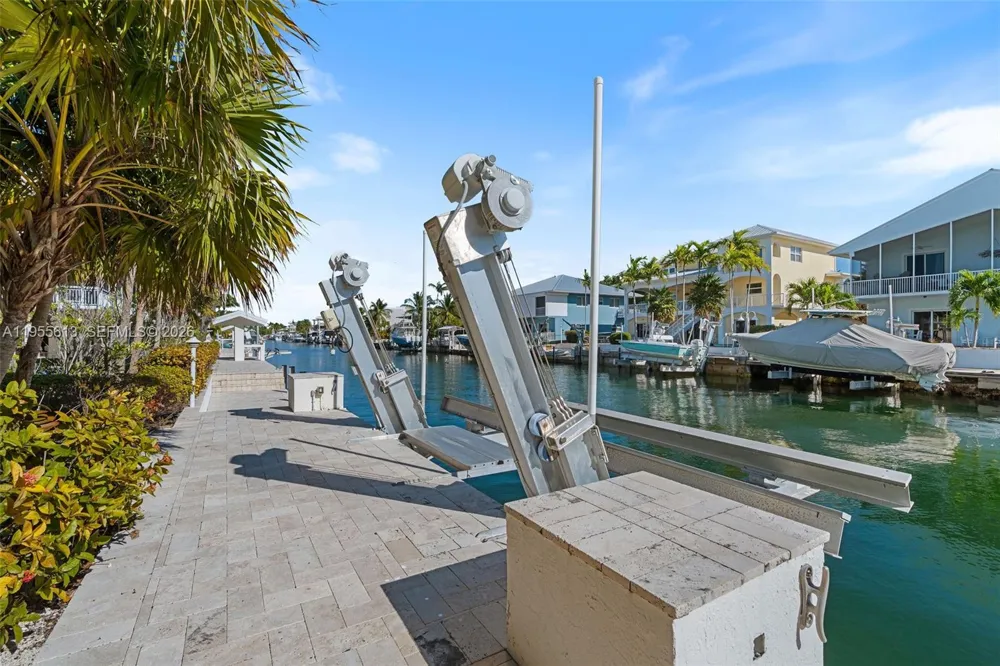 44 W Plaza Del Lago Lower Keys, FL 33036