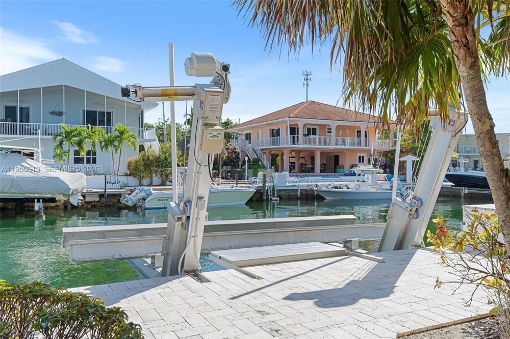 44 W Plaza Del Lago Lower Keys, FL 33036
