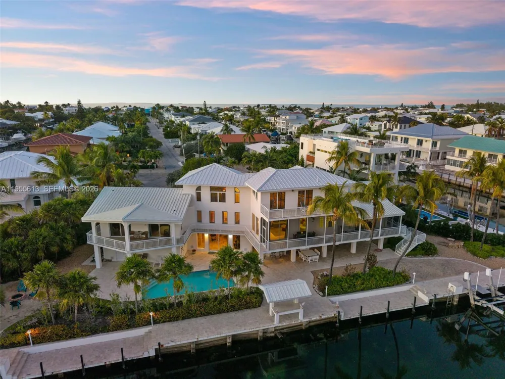 44 W Plaza Del Lago Lower Keys, FL 33036