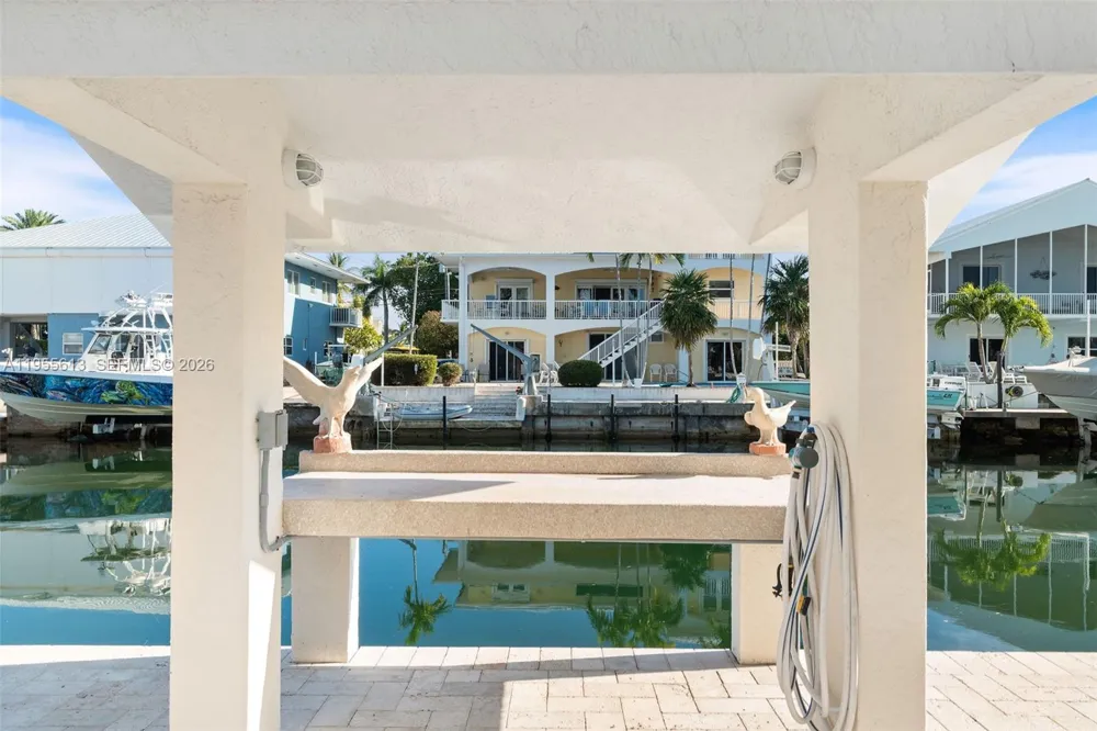 44 W Plaza Del Lago Lower Keys, FL 33036