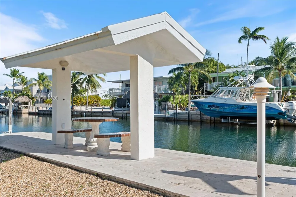 44 W Plaza Del Lago Lower Keys, FL 33036