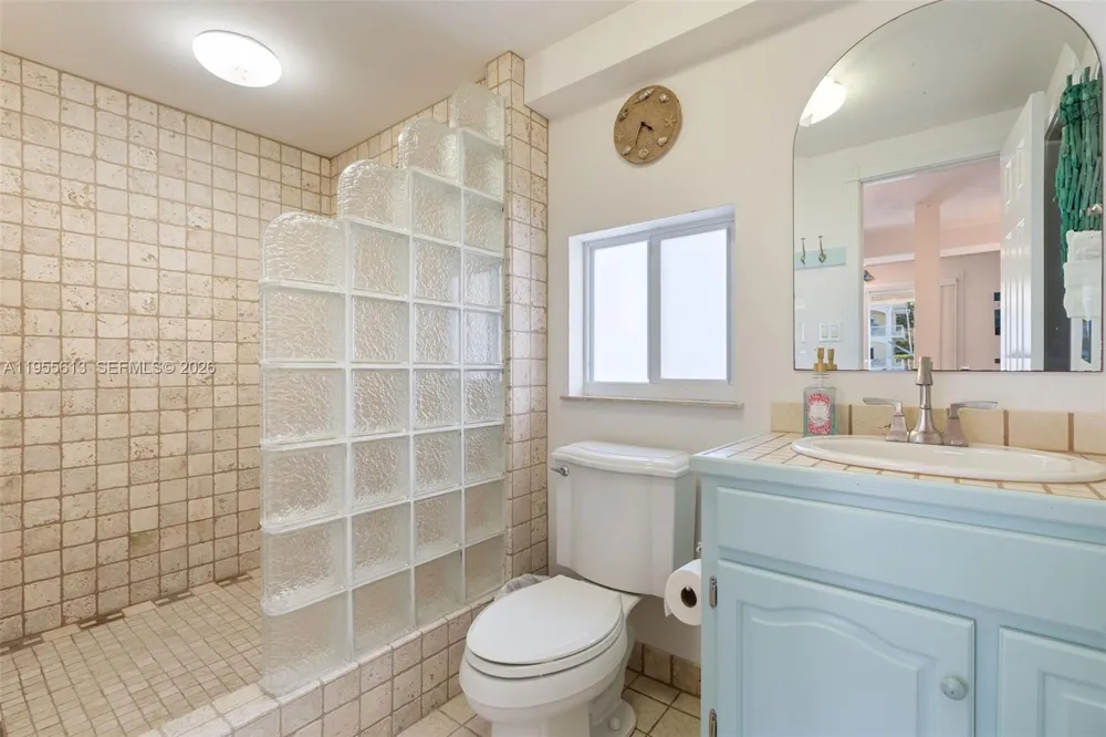 44 W Plaza Del Lago Lower Keys, FL 33036