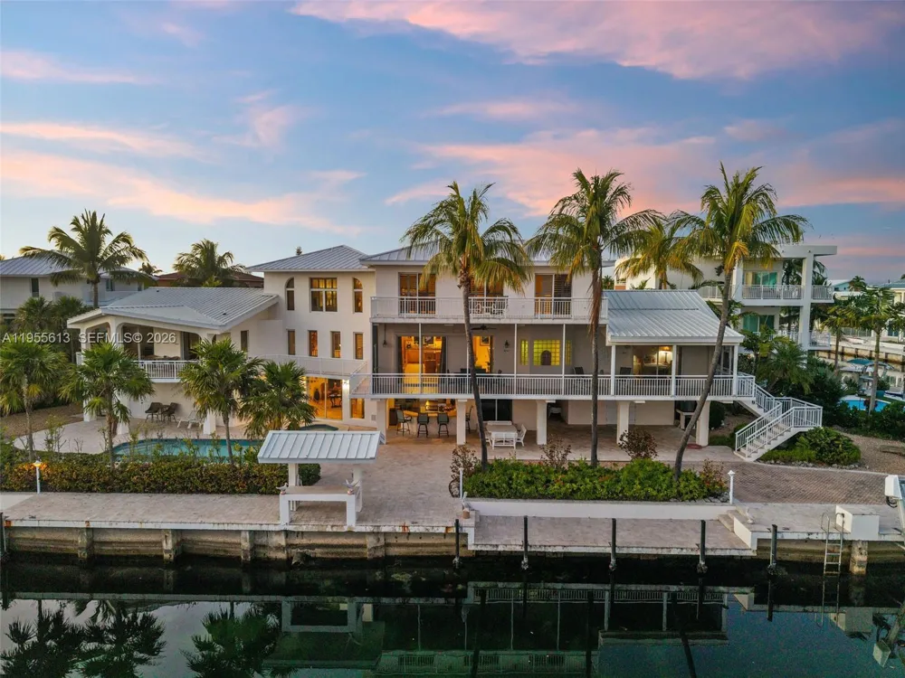 44 W Plaza Del Lago Lower Keys, FL 33036
