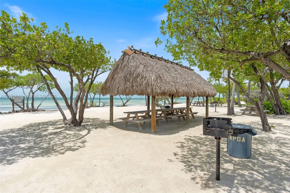 44 W Plaza Del Lago Lower Keys, FL 33036