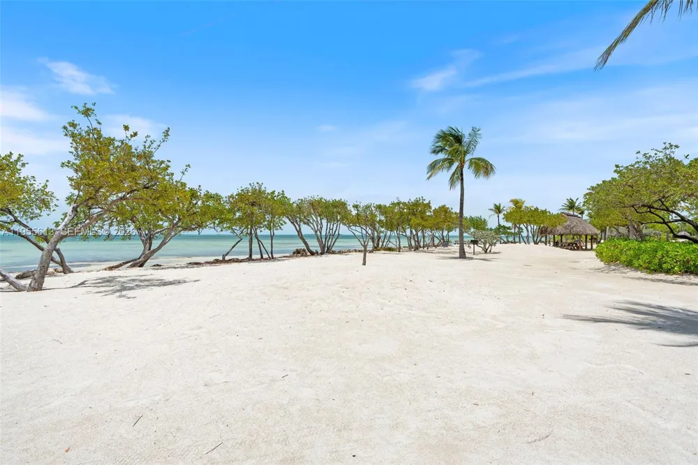 44 W Plaza Del Lago Lower Keys, FL 33036