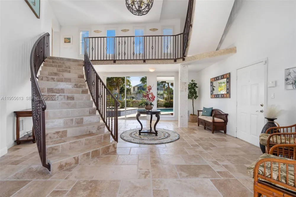 44 W Plaza Del Lago Lower Keys, FL 33036