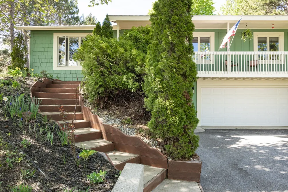 6066 S West Bay Shore Drive Bingham Township, MI 49684