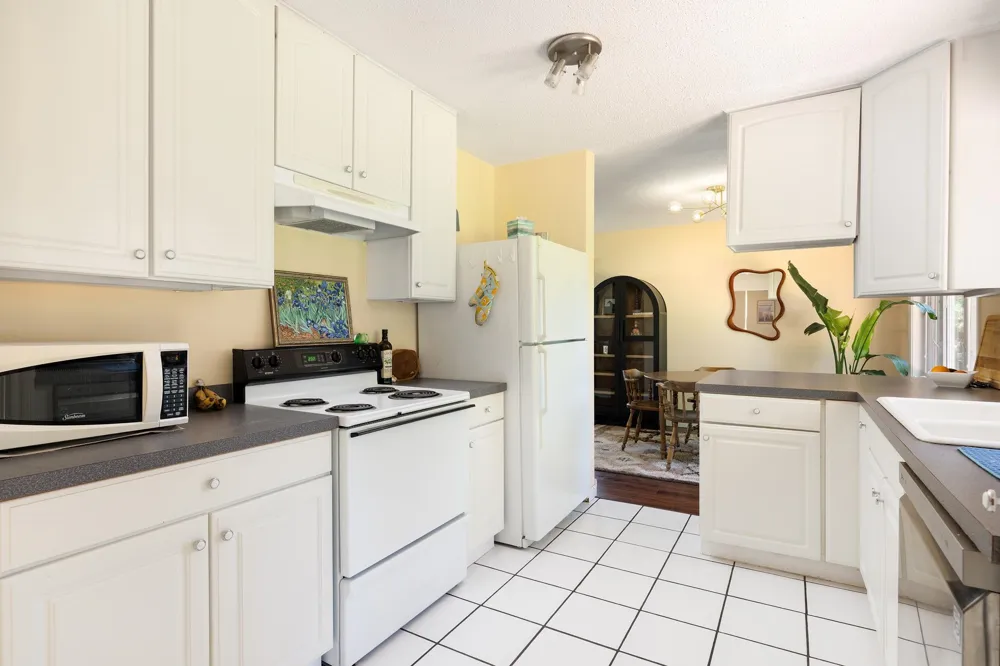 6066 S West Bay Shore Drive Bingham Township, MI 49684