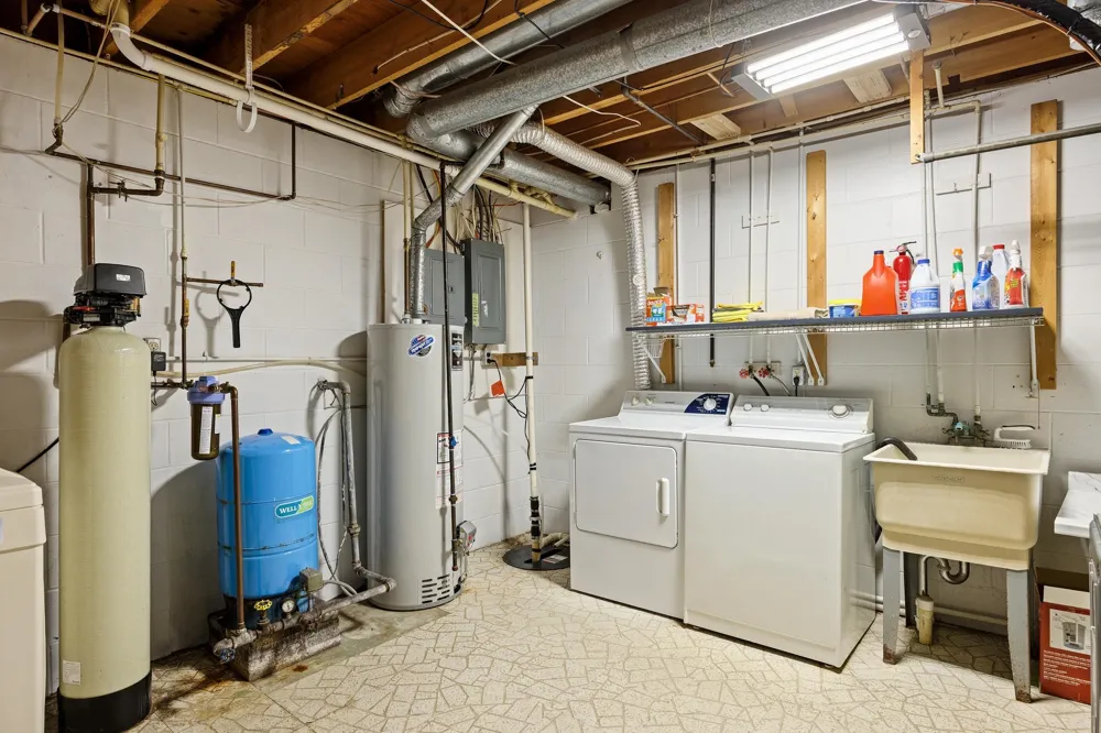 6066 S West Bay Shore Drive Bingham Township, MI 49684