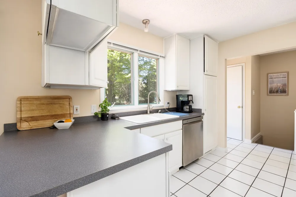 6066 S West Bay Shore Drive Bingham Township, MI 49684