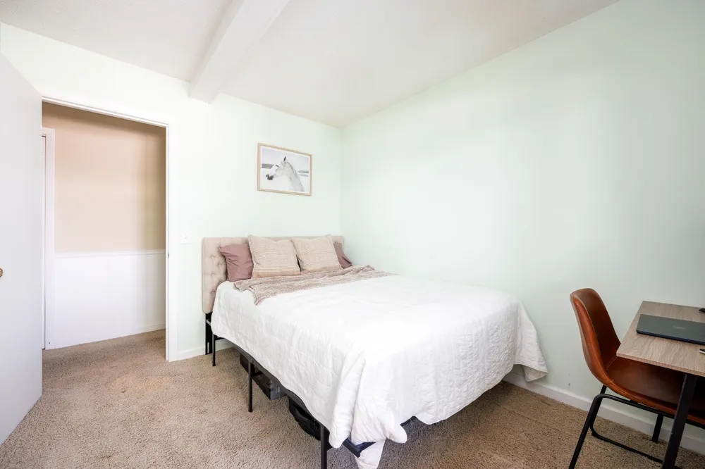 6066 S West Bay Shore Drive Bingham Township, MI 49684