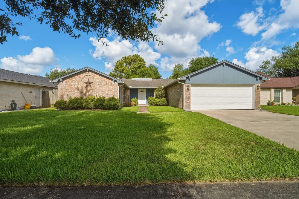 17330 Herrnhut Drive Webster, TX 77598