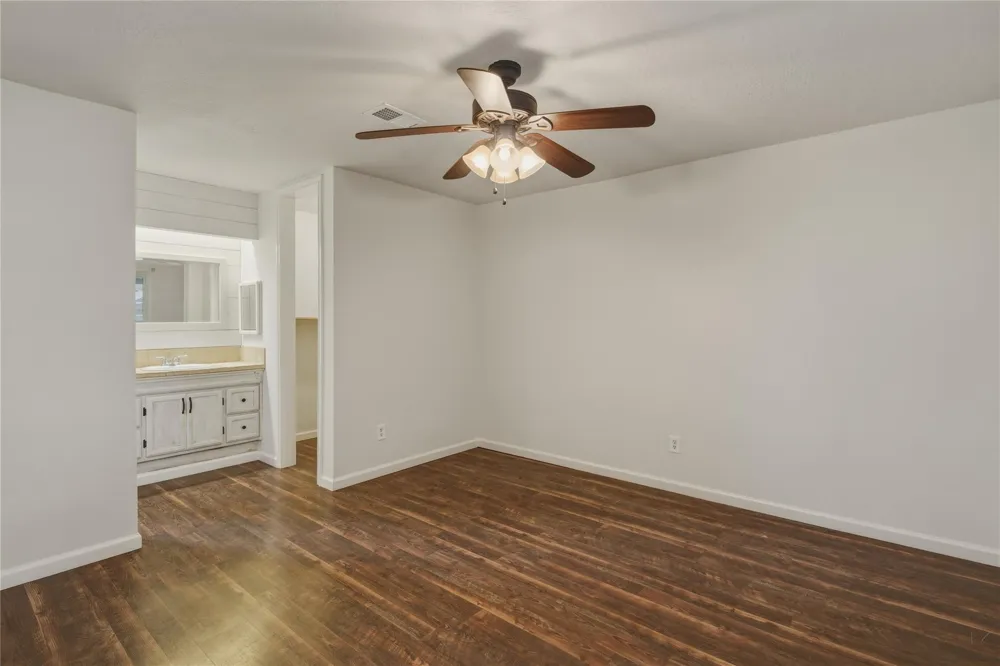17330 Herrnhut Drive Webster, TX 77598