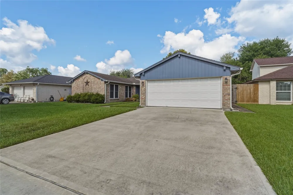 17330 Herrnhut Drive Webster, TX 77598