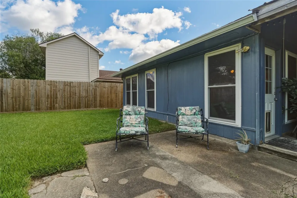 17330 Herrnhut Drive Webster, TX 77598